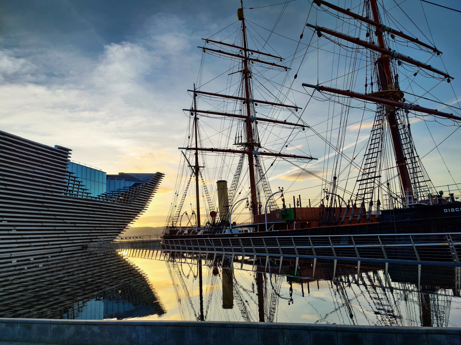 Dundee days out ideas on a budget 1 thomas mills IRgrKR8NYQU unsplash 2