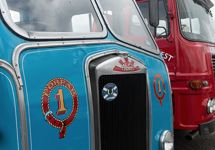 loads-o'-lorries